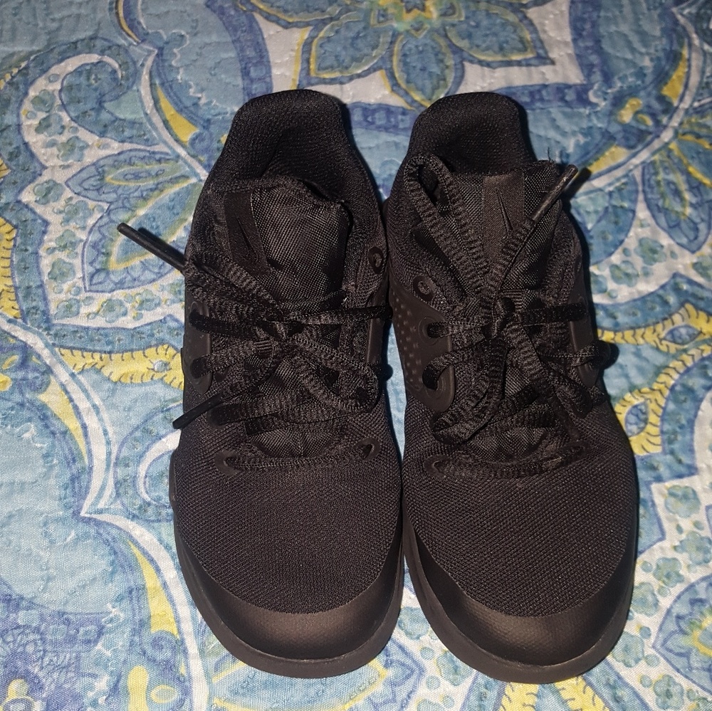 Kids Size 11 Nike  tennis shoes